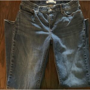 Womens 525 Levis size 12 straight legs